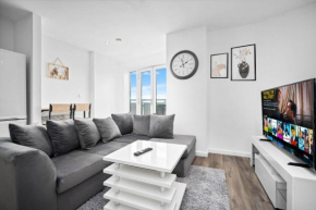 2 Bedroom Apartment With Balcony - FREE PARKING